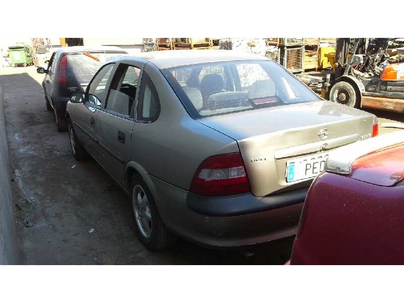 opel vectra b berlina del año 1998
