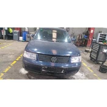 VOLKSWAGEN PASSAT BERLINA (3B2) de desguace