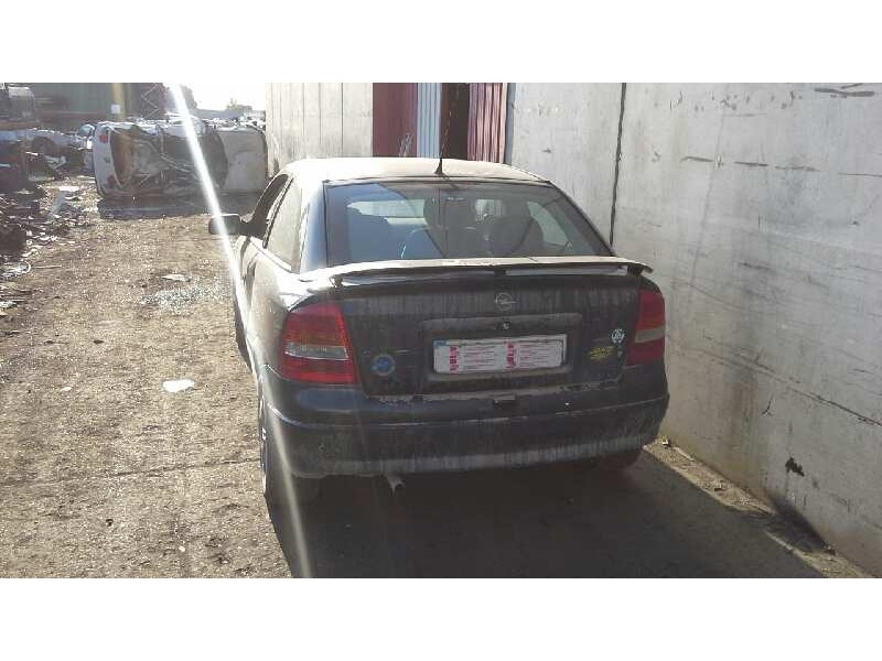 opel astra g berlina del año 2001