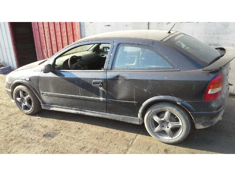 opel astra g berlina del año 2001