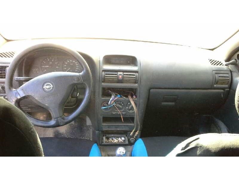 opel astra g berlina del año 2001