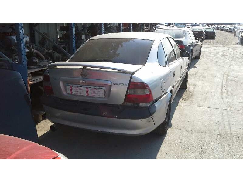 opel vectra b berlina del año 1998