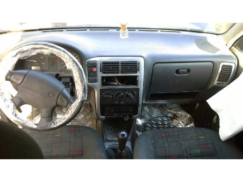 volkswagen polo berlina (6n1) del año 1999