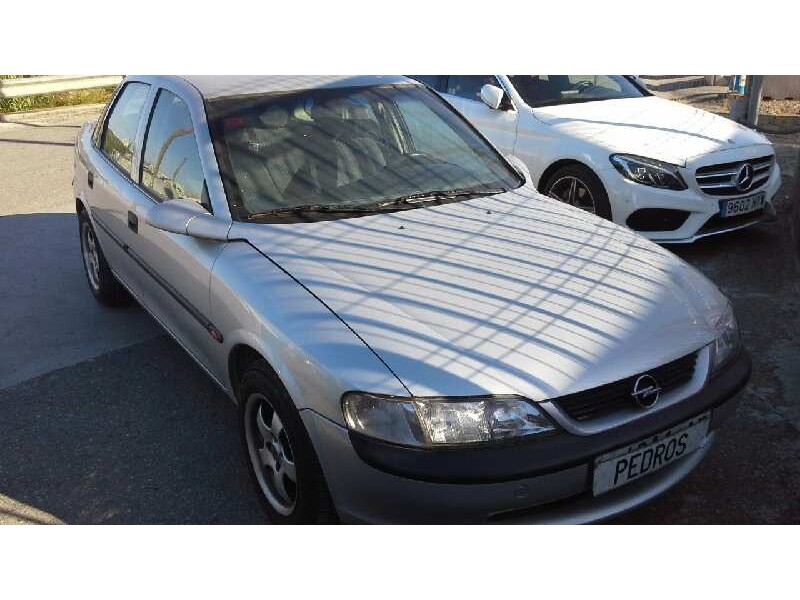opel vectra b berlina del año 1999