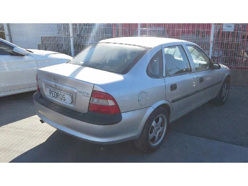opel vectra b berlina del año 1999