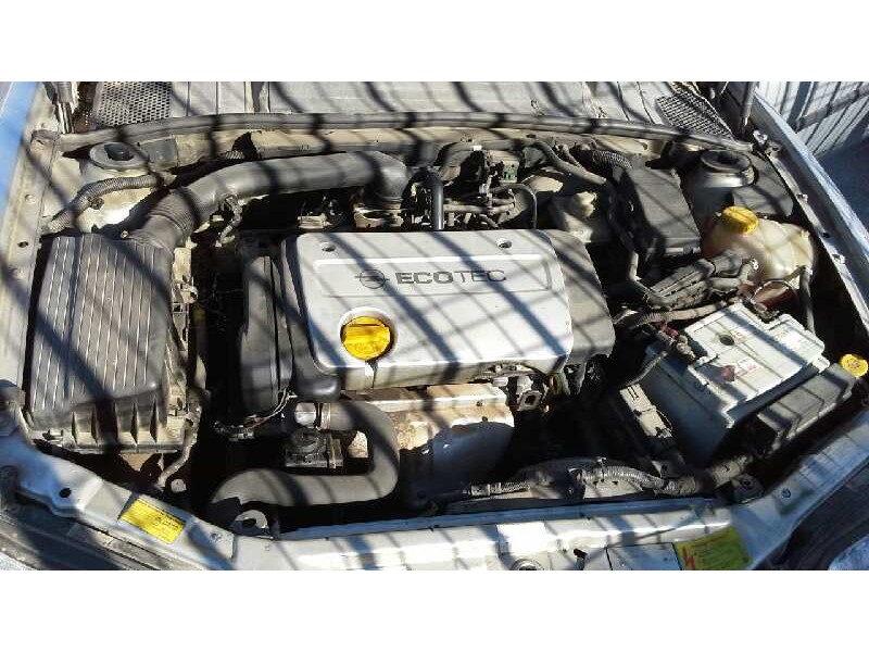 opel vectra b berlina del año 1999