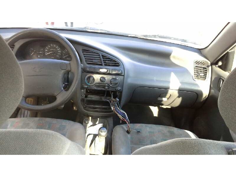 daewoo lanos del año 1999