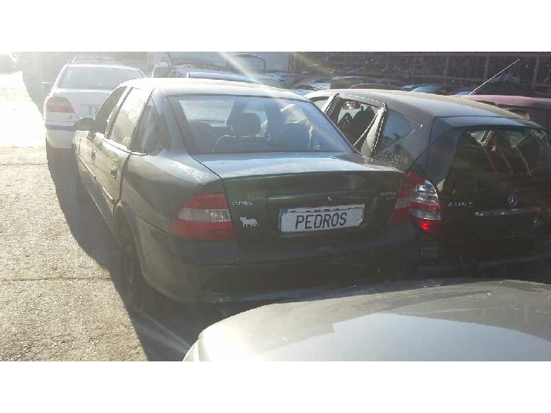 opel vectra b berlina del año 1996