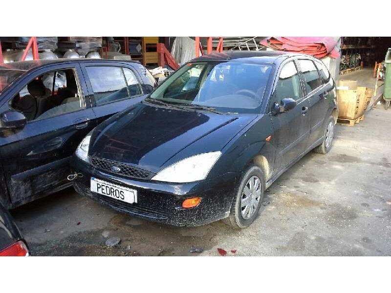 ford focus berlina (cak) del año 2000