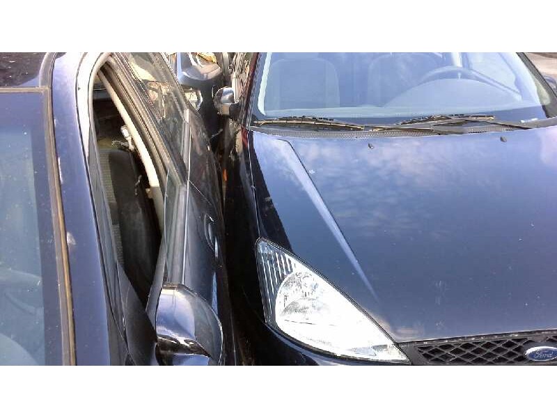 ford focus berlina (cak) del año 2000