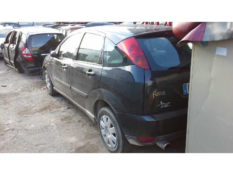 ford focus berlina (cak) del año 2000