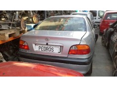 toyota avensis berlina (t 22) del año 2000