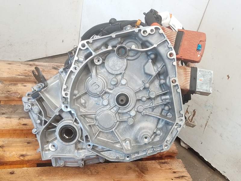 Recambio de caja cambios para nissan juke (f15) 1.6 referencia OEM IAM 3040142211R  