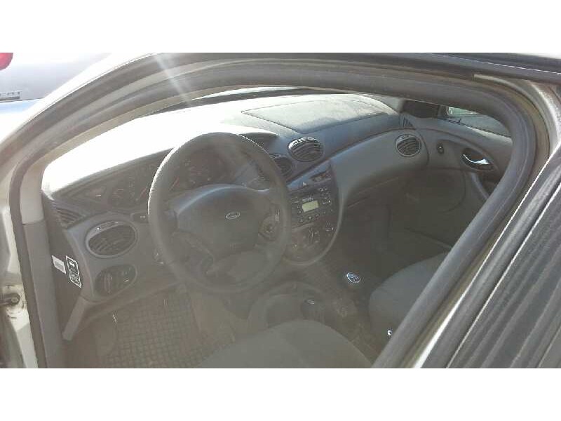ford focus berlina (cak) del año 1998