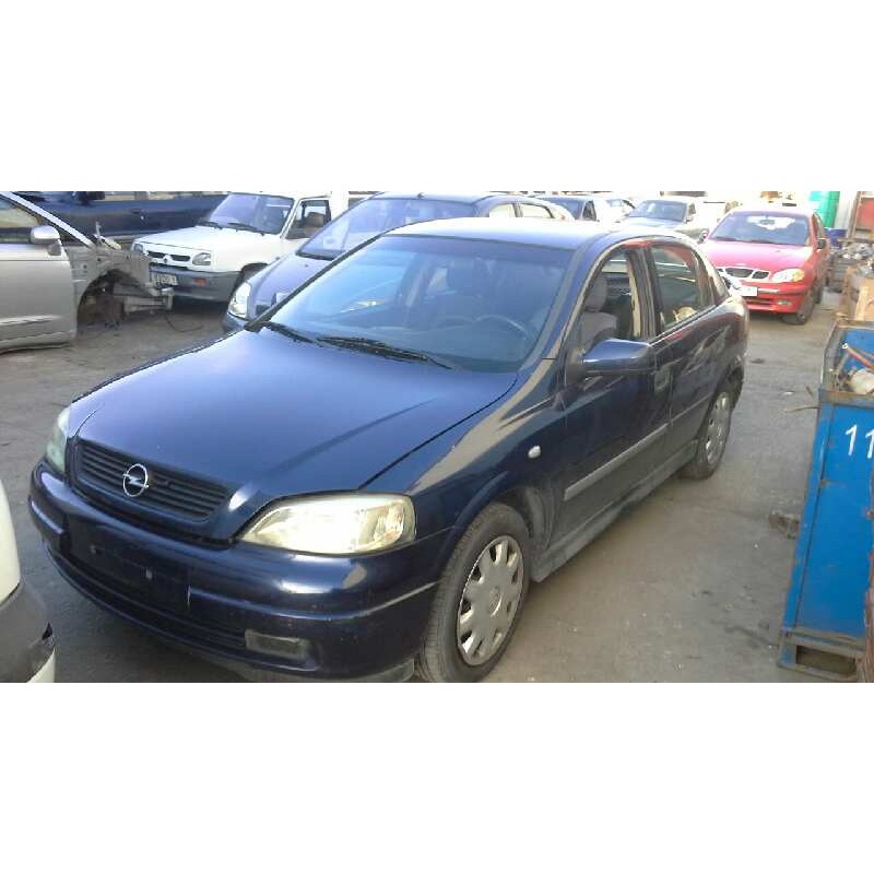 opel astra g berlina del año 2000