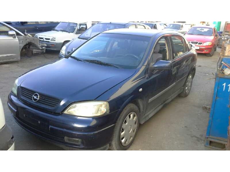 opel astra g berlina del año 2000