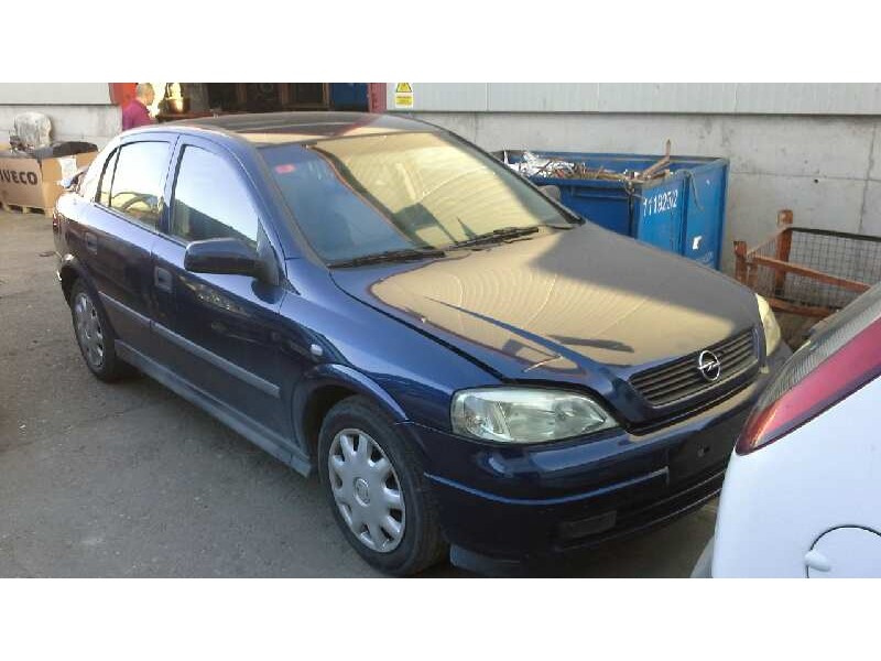 opel astra g berlina del año 2000