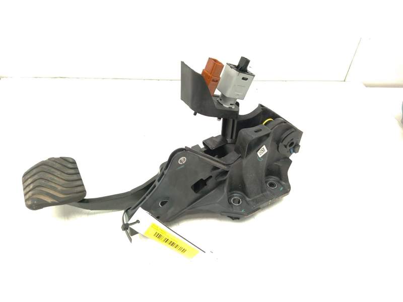 Recambio de pedal freno para nissan juke (f15) 1.6 referencia OEM IAM   