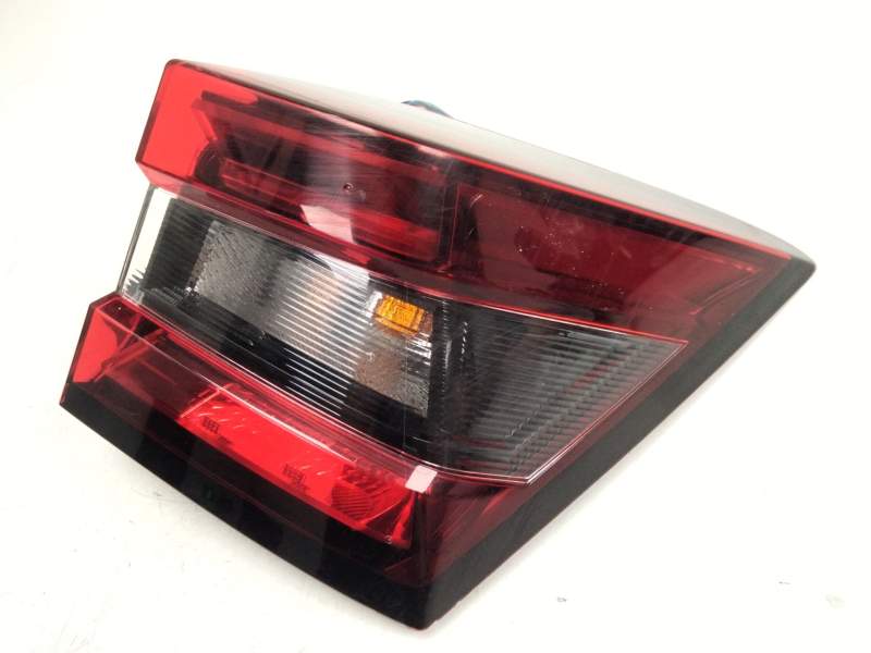 Recambio de piloto trasero derecho para nissan juke (f15) 1.6 referencia OEM IAM 23138902R  
