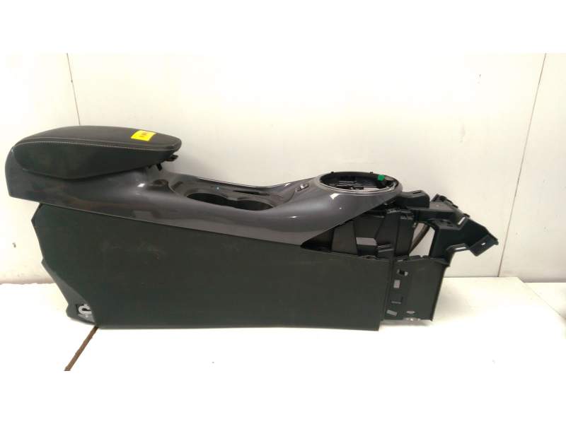 Recambio de reposabrazos para nissan juke (f15) 1.6 referencia OEM IAM 96910HS00A  