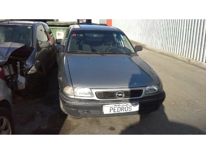 opel astra f berlina del año 1995