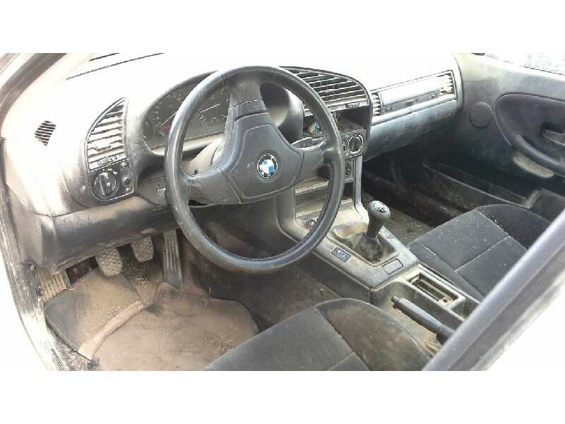 bmw serie 3 berlina (e36) del año 1995