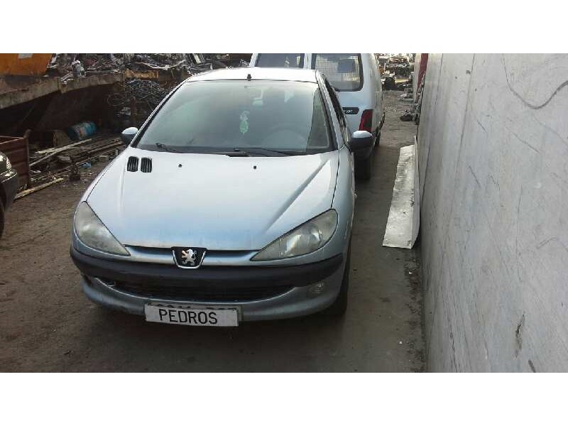 peugeot 206 berlina del año 2001