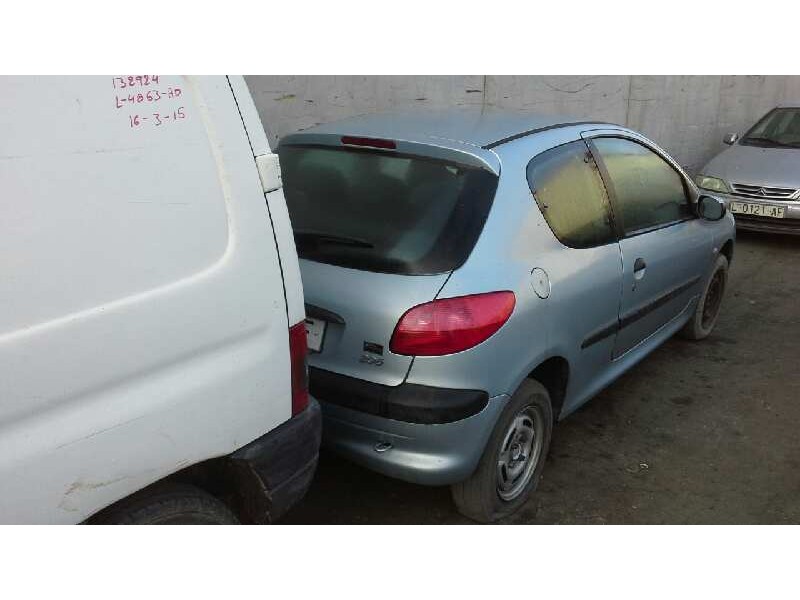 peugeot 206 berlina del año 2001