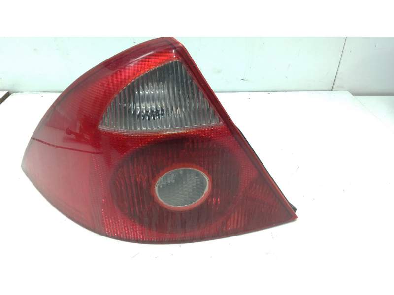 Recambio de piloto trasero izquierdo para ford mondeo iii (b5y) 2.0 tdci referencia OEM IAM 1S7113405A  