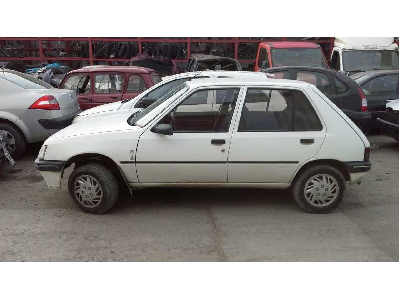peugeot 205 berlina del año 1994