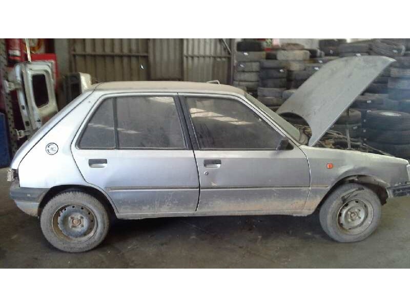 peugeot 205 berlina del año 1998