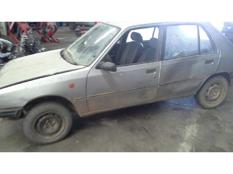 peugeot 205 berlina del año 1998