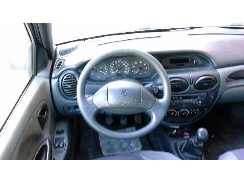 renault megane i berlina hatchback (ba0) del año 1999