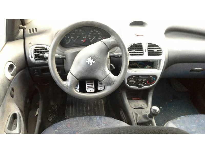 peugeot 206 berlina del año 1998
