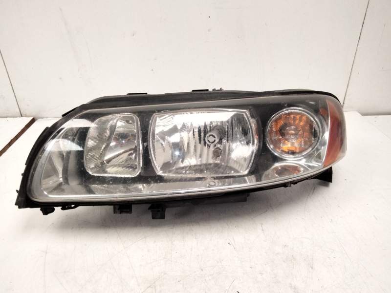 Recambio de faro izquierdo para volvo s60 i (384) 2.4 referencia OEM IAM   