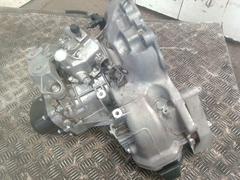 Recambio de caja cambios para opel combo furgoneta/monovolumen 1.3 cdti 16v referencia OEM IAM 55565178  