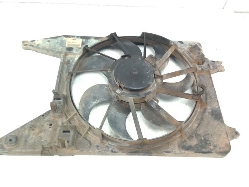 Recambio de electroventilador para dacia sandero 1.2 16v lpg referencia OEM IAM 8200765566B  