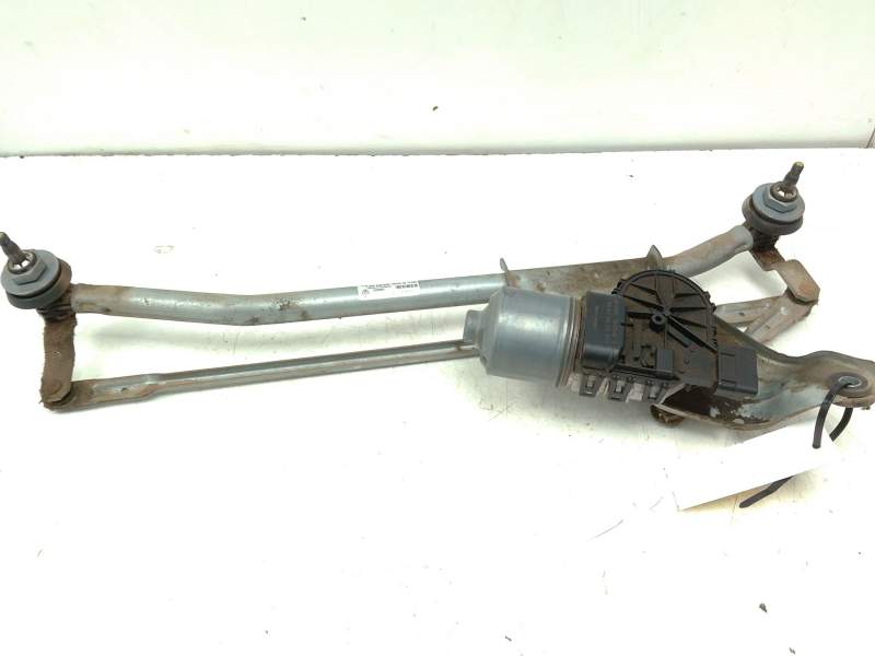 Recambio de motor limpia delantero para dacia sandero 1.2 16v lpg referencia OEM IAM 8200619512  