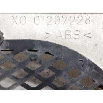 Recambio de rejilla delantera para nissan trade caja/chasis 2.3 d referencia OEM IAM XO01207228  