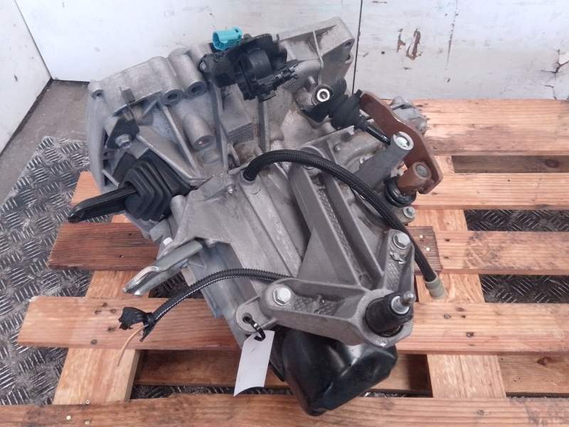 Recambio de caja cambios para dacia sandero 1.2 16v lpg referencia OEM IAM 8200464074  