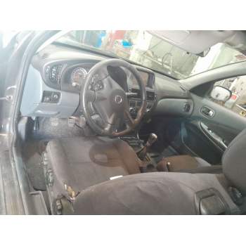 nissan almera ii (n16) del año 2004