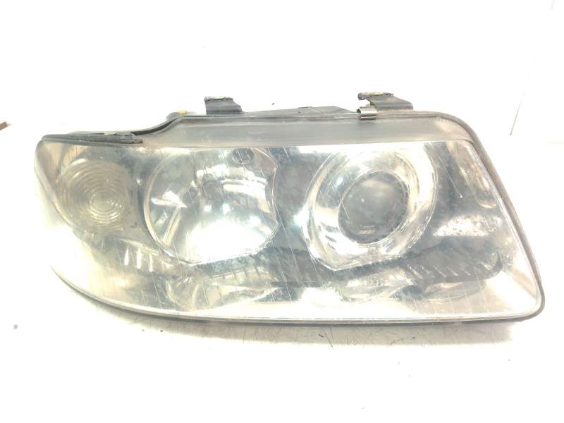 Recambio de faro derecho para audi a3 (8l1) 1.9 tdi referencia OEM IAM 153896  