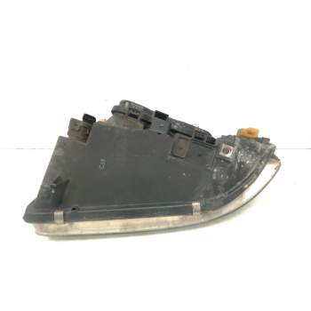Recambio de faro derecho para audi a3 (8l1) 1.9 tdi referencia OEM IAM 153896  