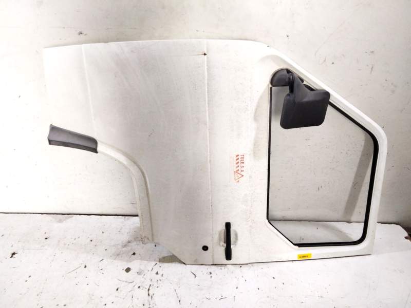 Recambio de puerta delantera izquierda para nissan trade caja/chasis 2.3 d referencia OEM IAM   