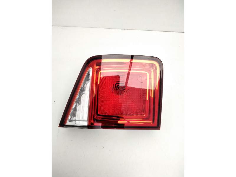 Recambio de piloto trasero derecho porton para chevrolet orlando ltz referencia OEM IAM AKK2A12  