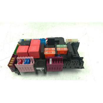CAJA FUSIBLES A2059068501 