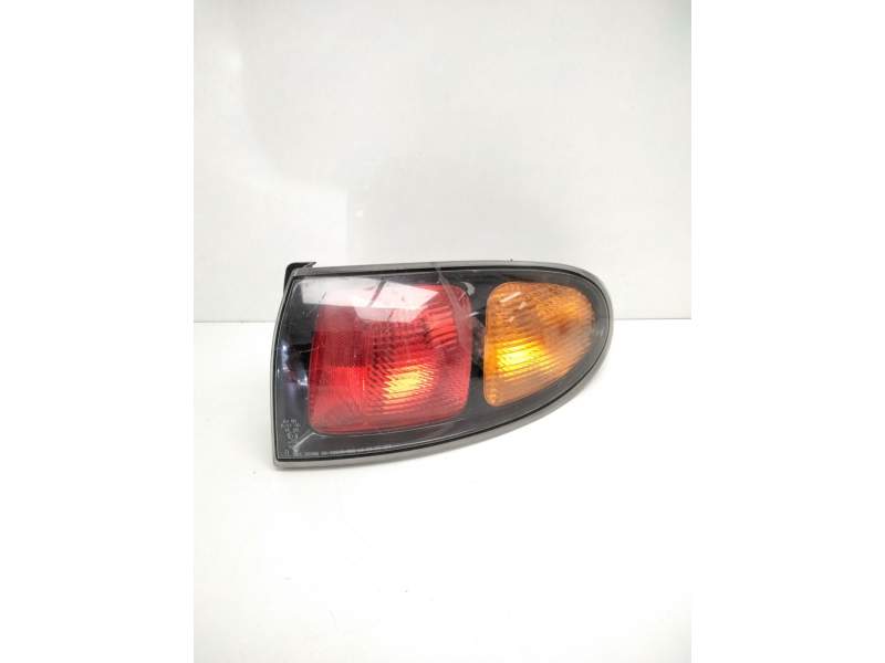 Recambio de piloto trasero derecho para daewoo lanos 1.5 cat referencia OEM IAM 305896R  