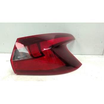 PILOTO TRASERO DERECHO 92402Q0000 