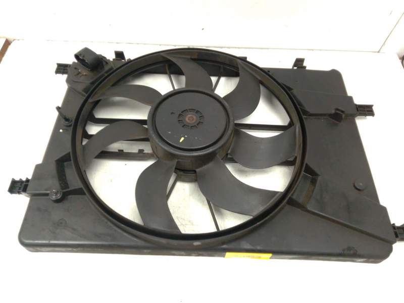 Recambio de electroventilador para chevrolet cruze (j300) 1.6 referencia OEM IAM 0130303333  
