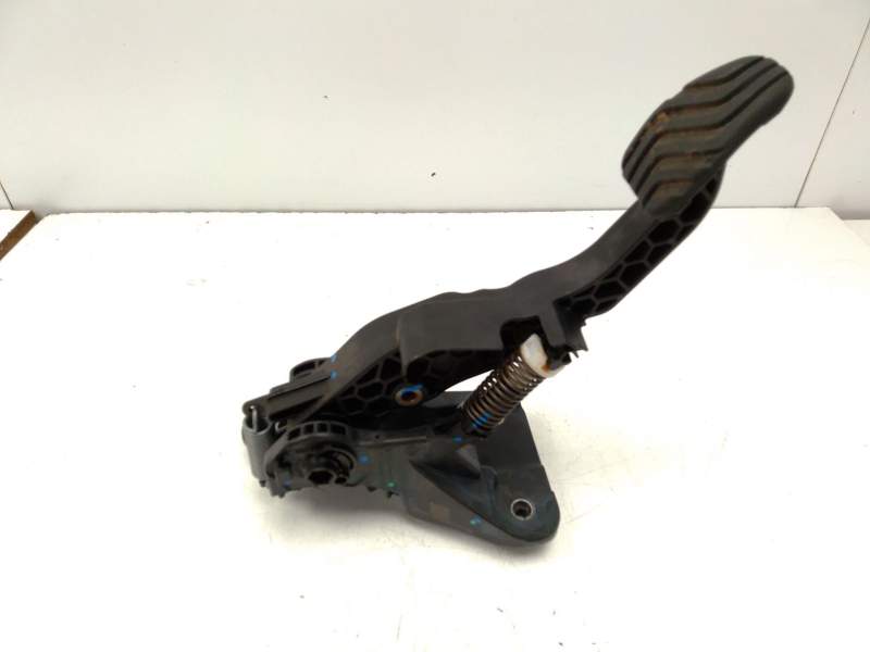 Recambio de pedal embrague para dacia sandero iii 1.0 tce 90 eco-g referencia OEM IAM 465400116R  